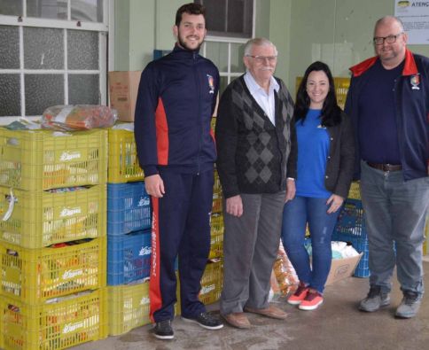 Südoktoberfest arrecada mais de duas toneladas de alimentos para a Santa Casa